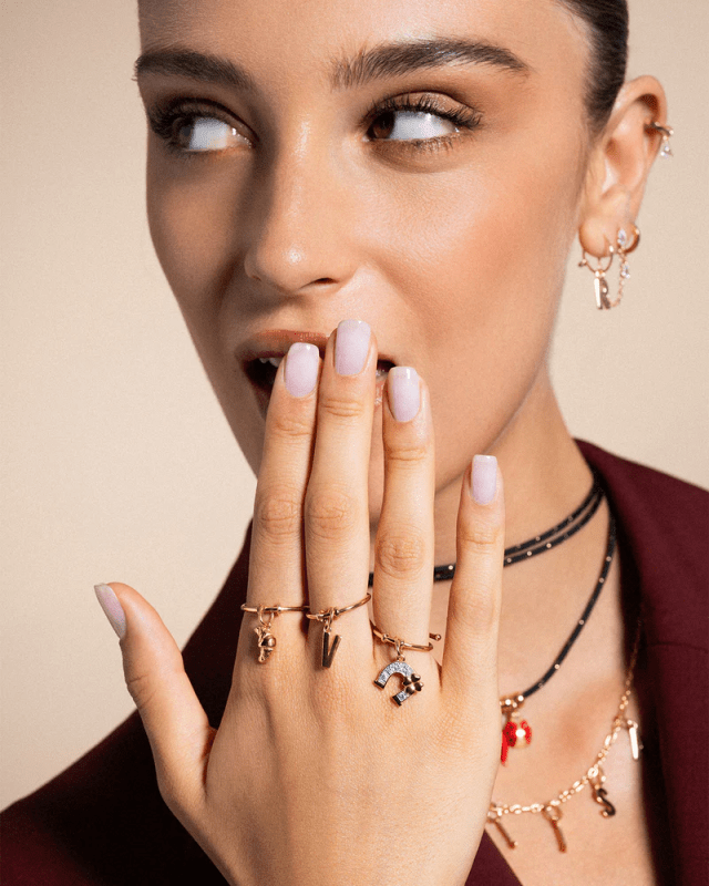 Charm lettera V - cb-cn in v